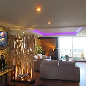 Close Apartment